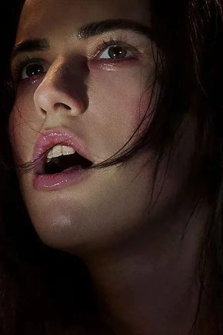 Marylou Mayniel interpreta a en Unearth Me