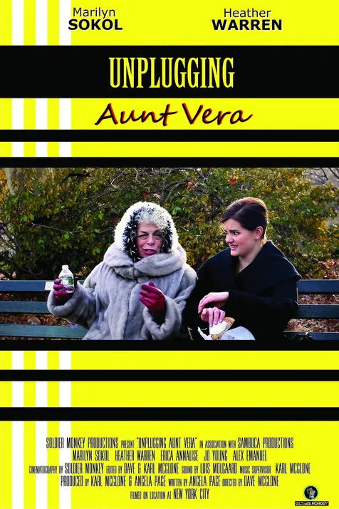 Marilyn Sokol interpreta a Aunt Vera en Unplugging Aunt Vera