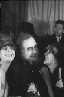 Ella Jekabsone interpreta a Uzupteva sieva en Uztuptēva pēdējie piedzīvojumi Rīgā