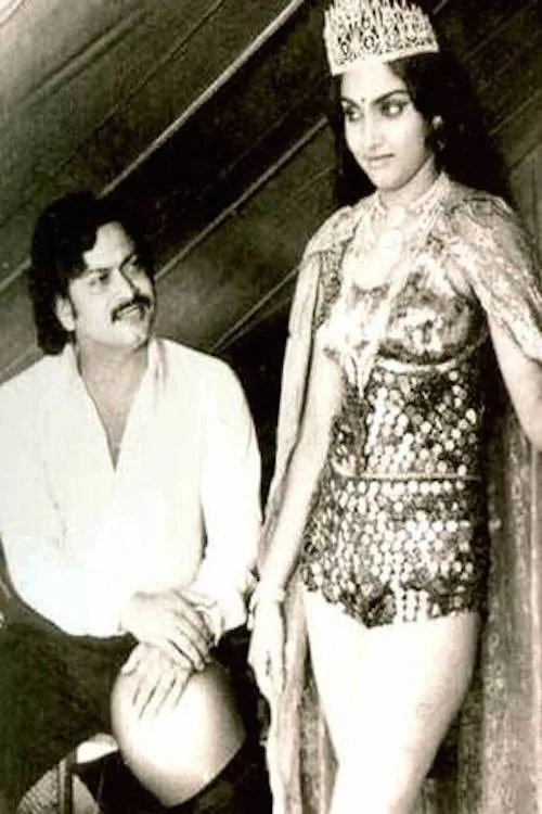 Chithra interpreta a  en വളർത്തുമൃഗങ്ങൾ