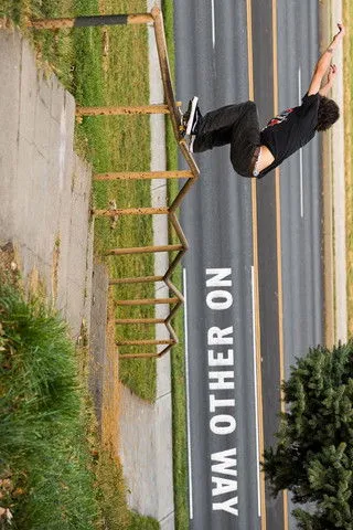 Kyle Walker interpreta a  en Vans - No Other Way