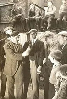 Tryggve Larssen interpreta a Svart-Pelle en Vi bygger landet