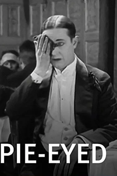 Budd Fine interpreta a Policeman en Viendo doble