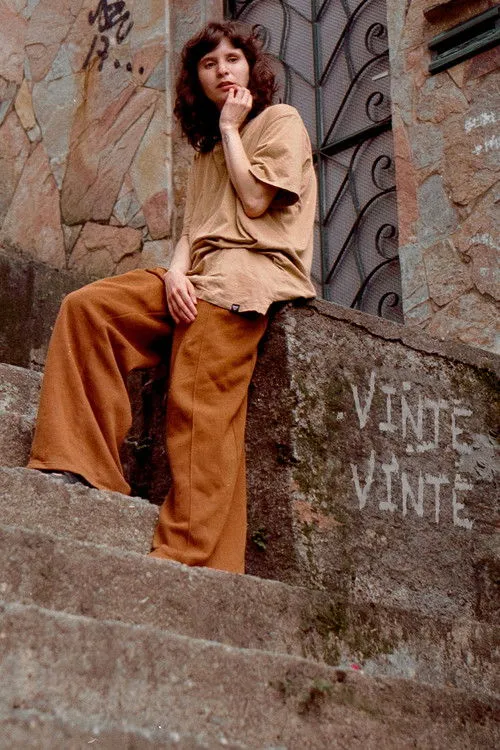 Drico Alves interpreta a Doutor Geral Geraldo en Vinte Vinte