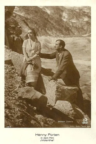 Gerd Fricke interpreta a Xaver en Violantha