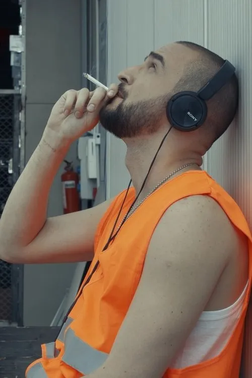 Lasha Gurgenidze interpreta a Mate en Ტვირთი