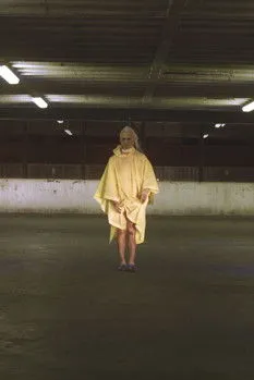 Alan Resnick interpreta a en Visitor Information