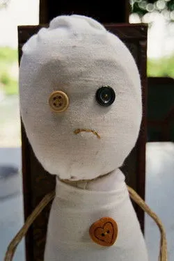 Jana Leutenegger interpreta a en Voodoopuppe