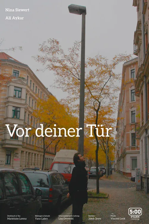 Nina Siewert interpreta a Sie en Vor deiner Tür