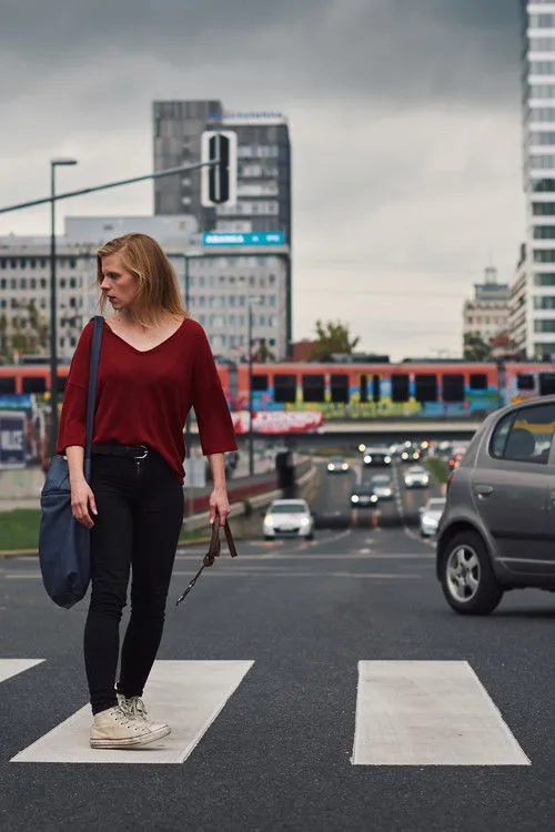 Maruša Majer interpreta a Klara en Vrzel