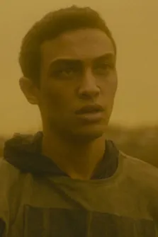 Natasha Patel interpreta a  en Walkout 1