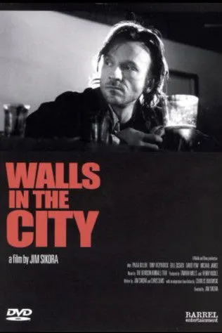 Bill Cusack interpreta a  en Walls in the City