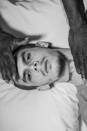 Gibson John interpreta a Old Fella en Ward One