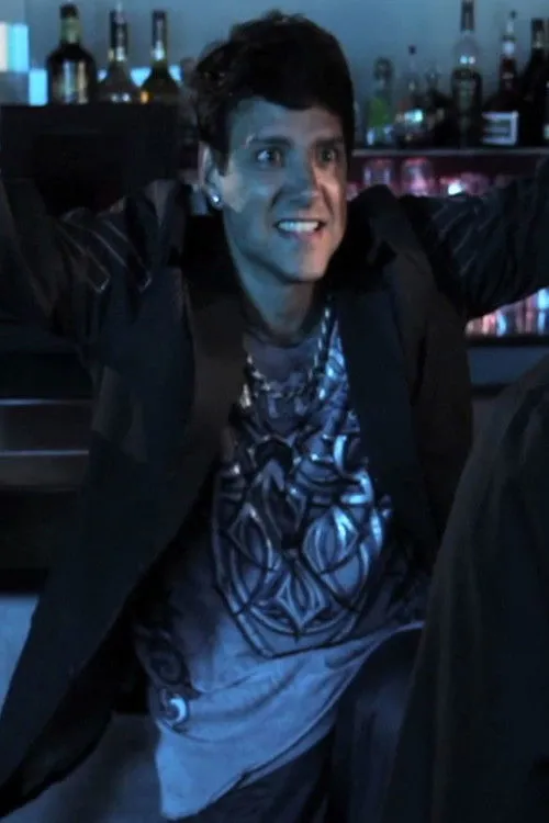 June Diane Raphael interpreta a Ralph's Wife en Wax On, Fuck Off