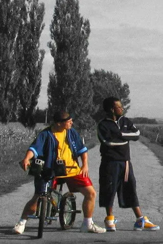 Ted Pluviose interpreta a Pat en West Coast Québec