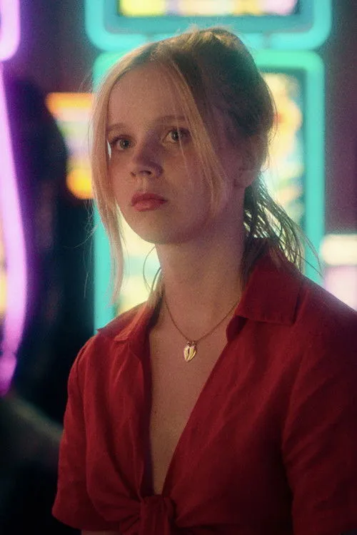 Yasin Houicha interpreta a  en What Mary Didn't Know