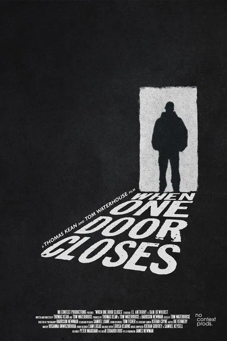 El Anthony interpreta a Employee en When One Door Closes