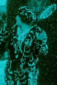 Eugenie Besserer interpreta a Nell Delaney en When the Night Call Came