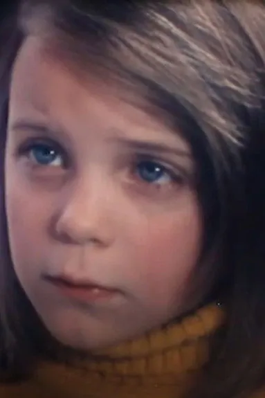 Felix Shuman interpreta a Grandfather en Where Is Dead?