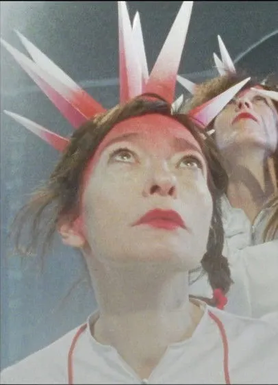 Felix Kubin interpreta a Ludwig II de Bavière en Which Is Witch ?