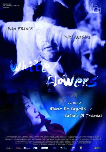 David Paryla interpreta a  en White Flowers