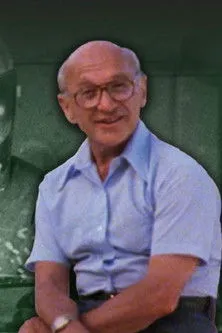 Robert McKenzie interpreta a  en Who Protects the Worker?