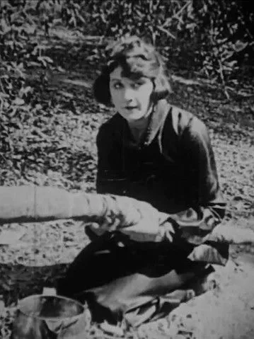 James Harrison interpreta a Jimmie en Why Wild Men Go Wild