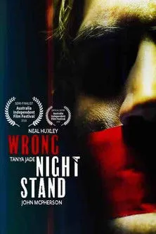 John McPherson interpreta a Hunter en Wrong Night Stand