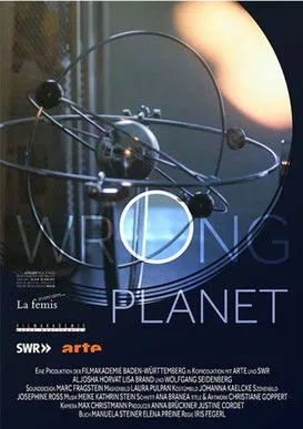 Lisa Brand interpreta a Lena en Wrong Planet