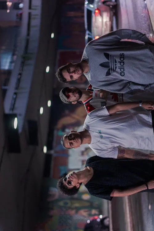 Y3ll interpreta a Y3ll en Y3ll & Sloope: Sonhoz