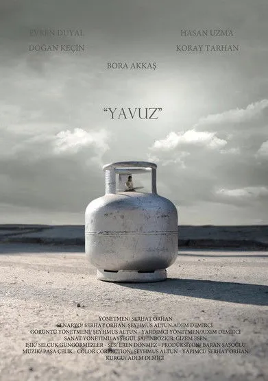 Bora Akkas interpreta a Yavuz en Yavuz