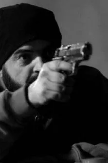 Blerim Ismani interpreta a en Зборот