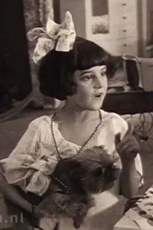 Renee Spiljar interpreta a Dolly en Zonnetje