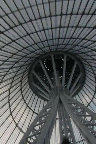 Carátula de Superestructuras: Megaestructuras: Sagrada Familia