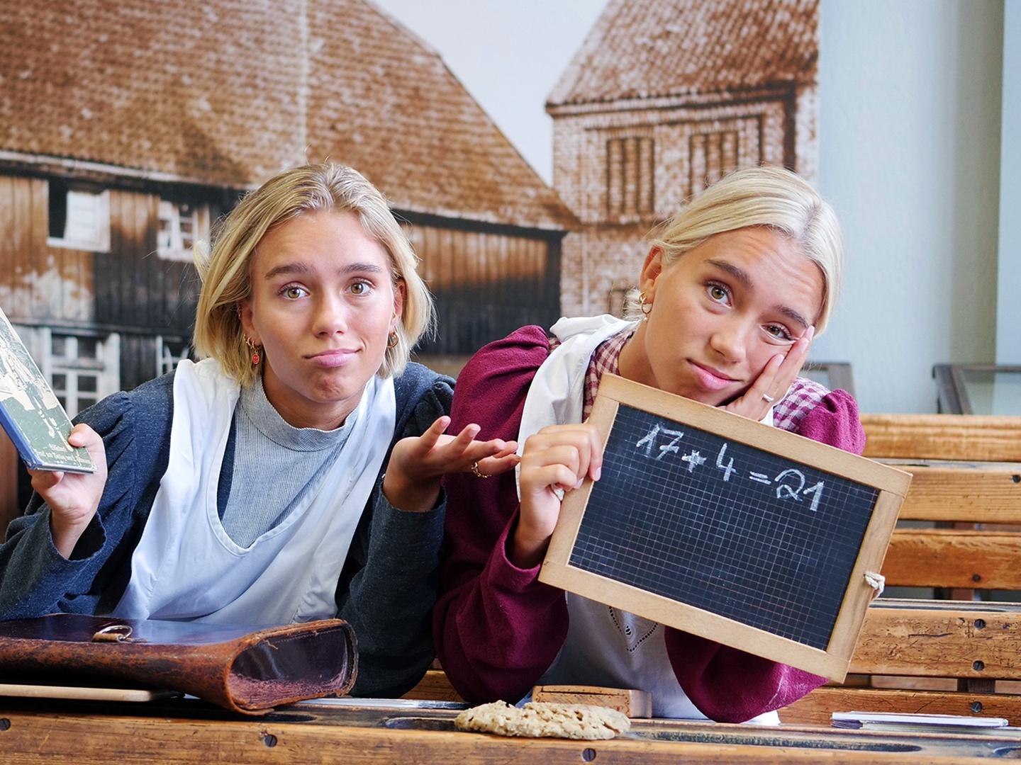 Carátula de TickTack Zeitreise mit Lisa & Lena
